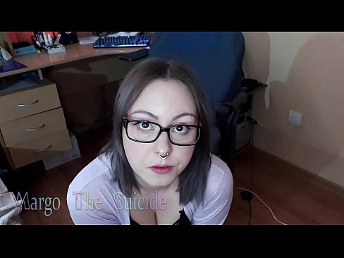 ❤️ Sexy Girl mit Brille saugt Dildo tief vor der Kamera ❤️❌ Quality sex bei uns ❌️❤