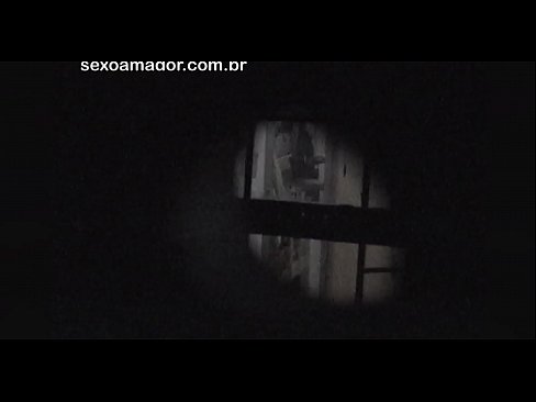 ❤️ Blondie wird heimlich von einem Voyeur aus der Nachbarschaft gefilmt, der sich hinter Hohlblocksteinen versteckt ❤️❌ Quality sex bei uns ❌️❤