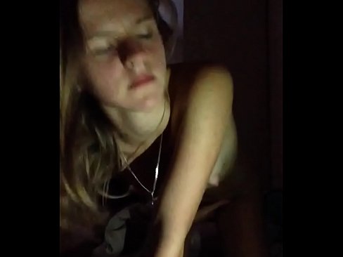 ❤️ Ein Mädchen masturbiert und wichst ❤️❌ Quality sex bei uns ❌️❤